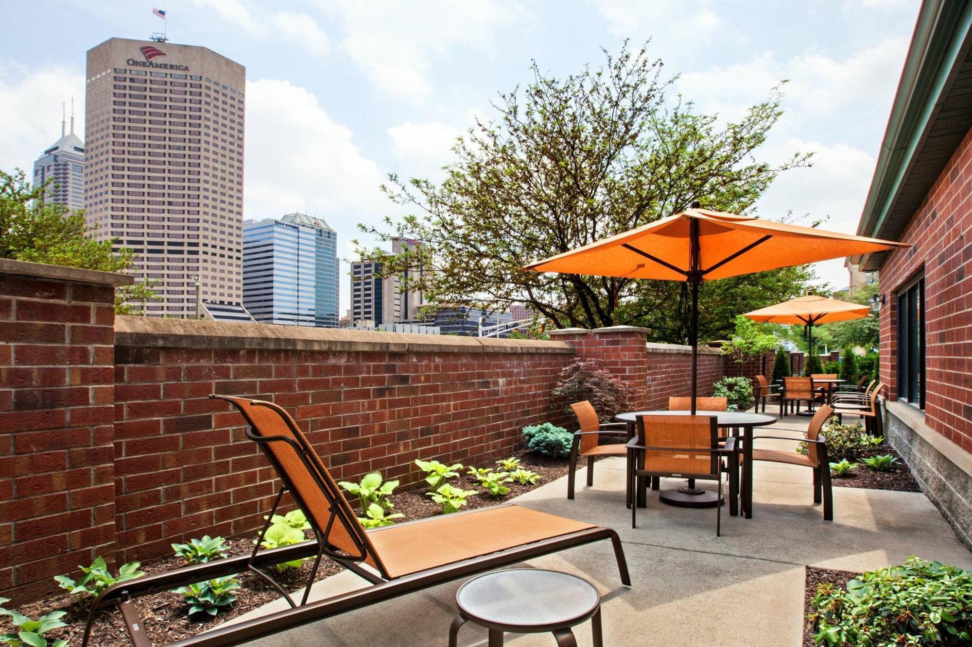 Hotel Courtyard Indianapolis At The Capitol Zewnętrze zdjęcie